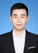 穿着西装笔挺的男子描述已自动生成